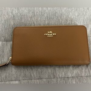 Coach zip closed envelope wallet